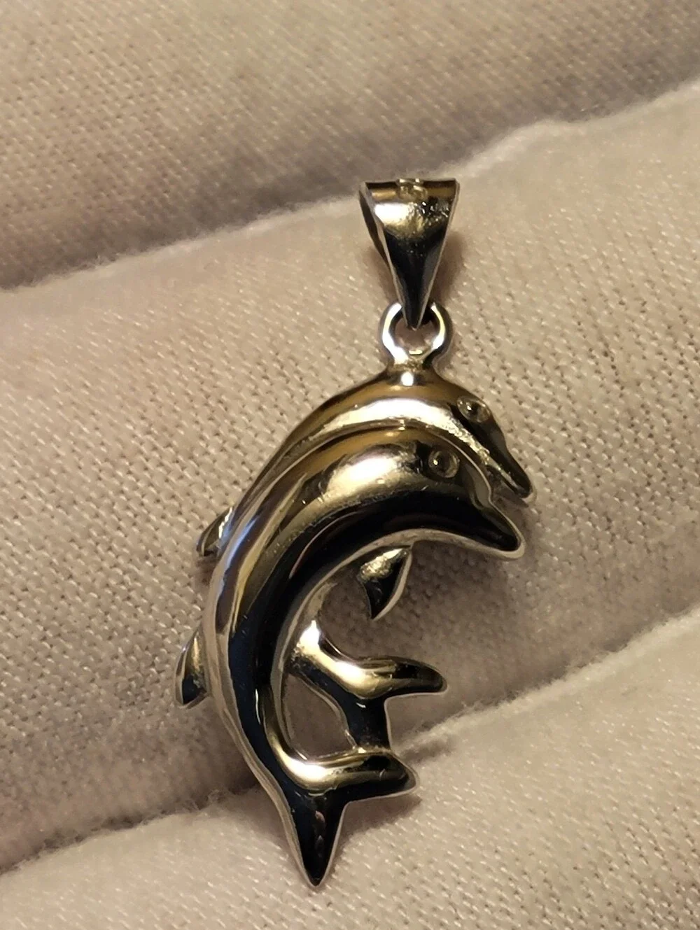 925 Sterling Silver Double Dolphin Pendant 1